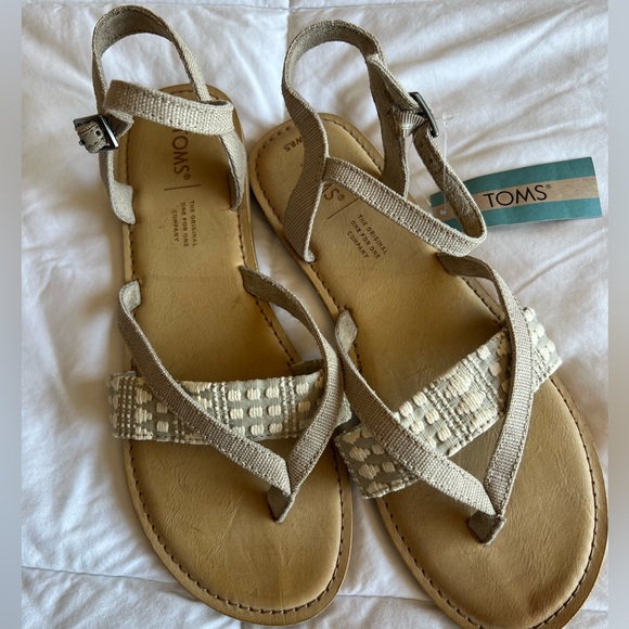 Women’s size 8.5 Toms sandals - Picture 2 of 4
